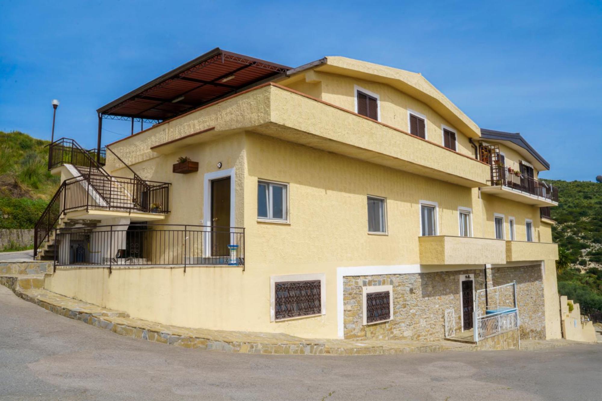 Il Panorama Housing Cilento Aparthotel Santa Maria di Castellabate Exterior photo